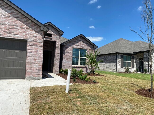 Foto del edificio - 311 Coyote Creek Dr