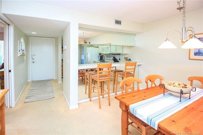 Foto del edificio - 4620 NE Sandpebble Trce