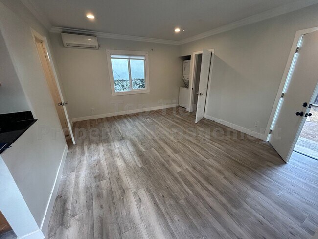 Foto del edificio - 2945 Kalmia St