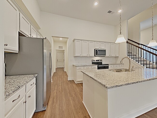 Building Photo - 6177 Rosemore Ln