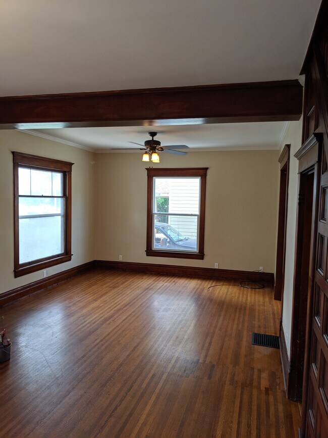 Building Photo - 212 S 8th St