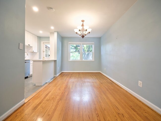 Building Photo - Charming and private 3BR, 2FB home located...
