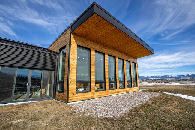 Foto del edificio - 5052 Hoblitt Ln