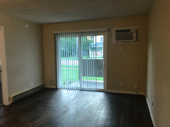 Building Photo - 1 Bed 1 Bath unit with Patio