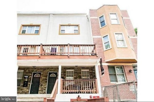 Building Photo - 2329 N Park Ave
