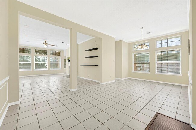 Foto del edificio - 7914 Rothesay Chase Rd