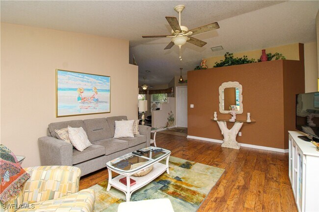 Building Photo - 306 Emerald Bay Cir