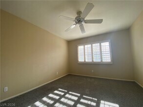 Building Photo - 2836 Lone Cliff Dr
