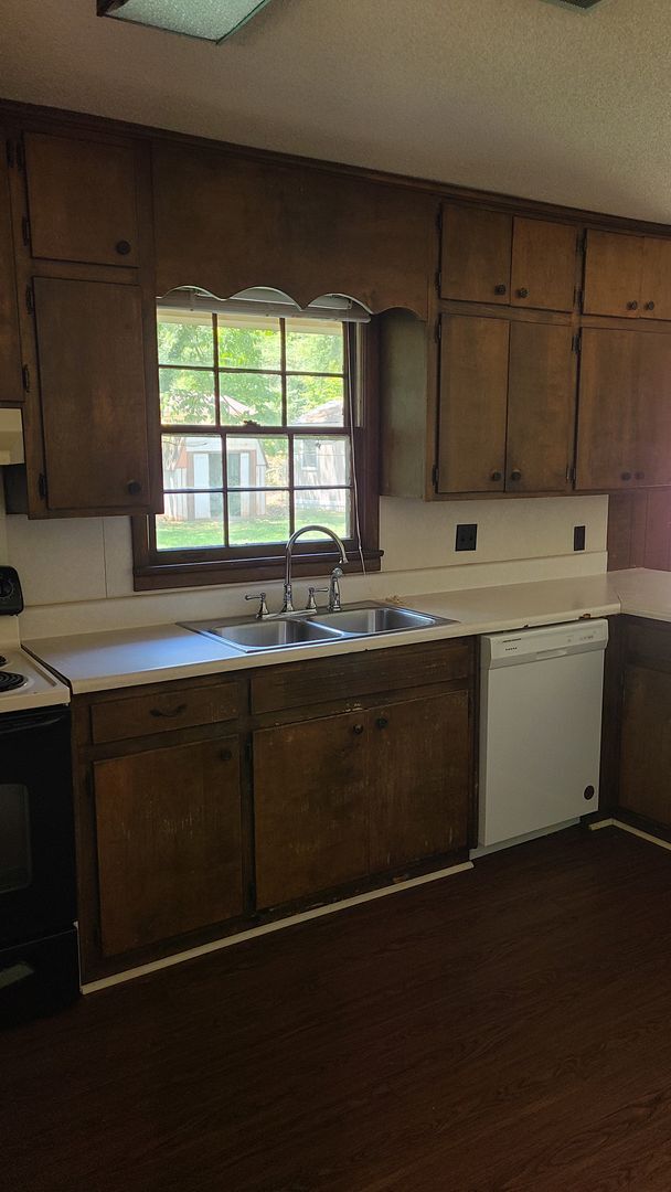 Foto del edificio - 645 Thorpe St