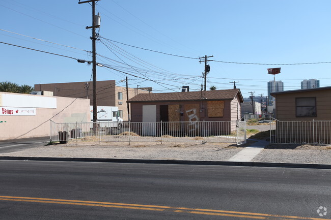 Building Photo - 1401 S Casino Center Blvd