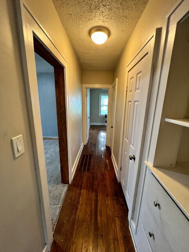 Foto del edificio - 2320 S Claremont Ave