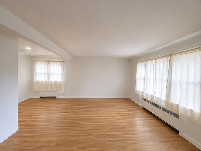 Building Photo - 512 Nassau Blvd