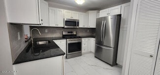 Building Photo - 101 Hyacinth Ln