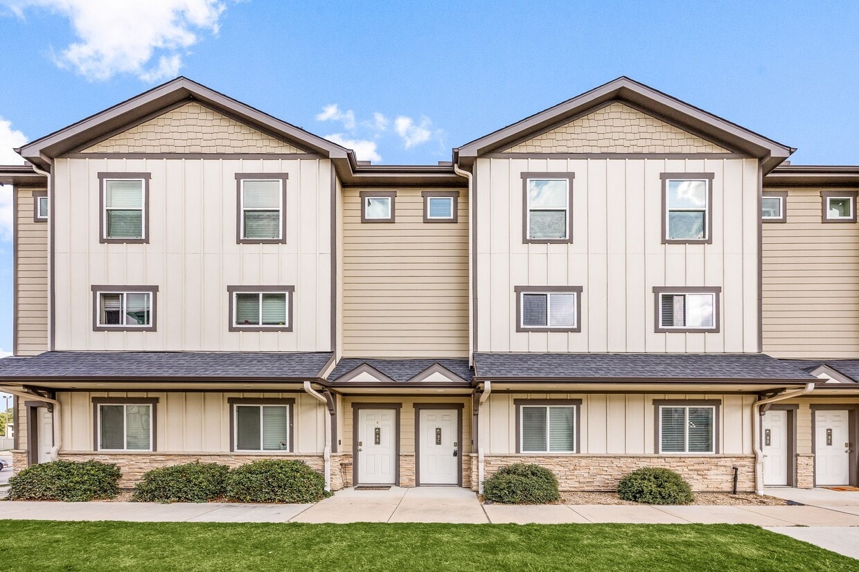 Foto principal - 12603 Telge Rd