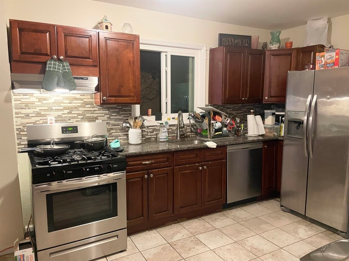 Foto principal - 123 Beacon Ave