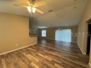 Foto del edificio - 226 Oak Cir