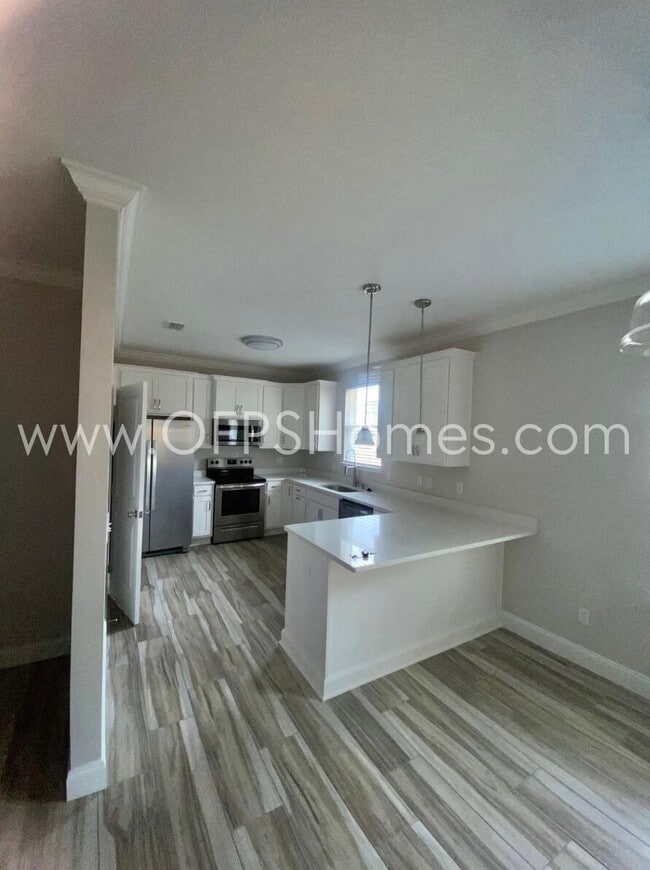 Building Photo - 519 Friendship Rd