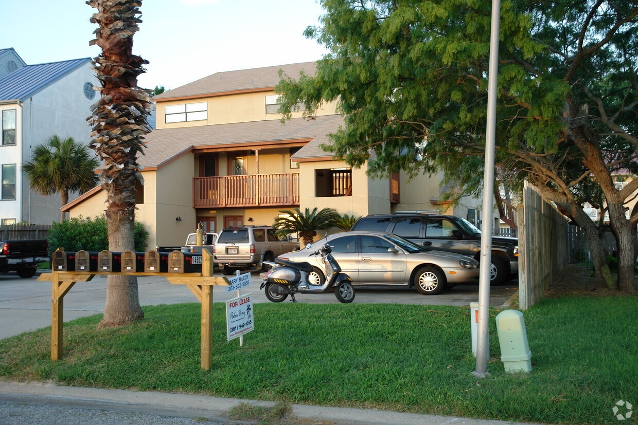Foto del edificio - 14502-101-14502-203 Cabana East St