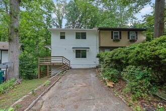 Building Photo - 2551 Park Rd