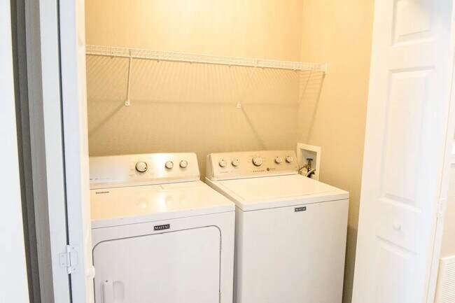 Building Photo - 6003 Cullen Dr