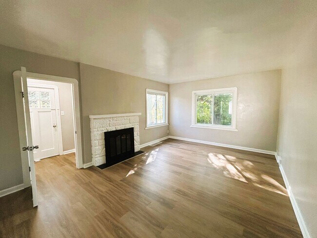 Foto del edificio - 16605 Chateau Ave