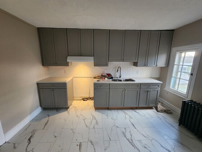 Foto del edificio - 651 Lincoln Way W