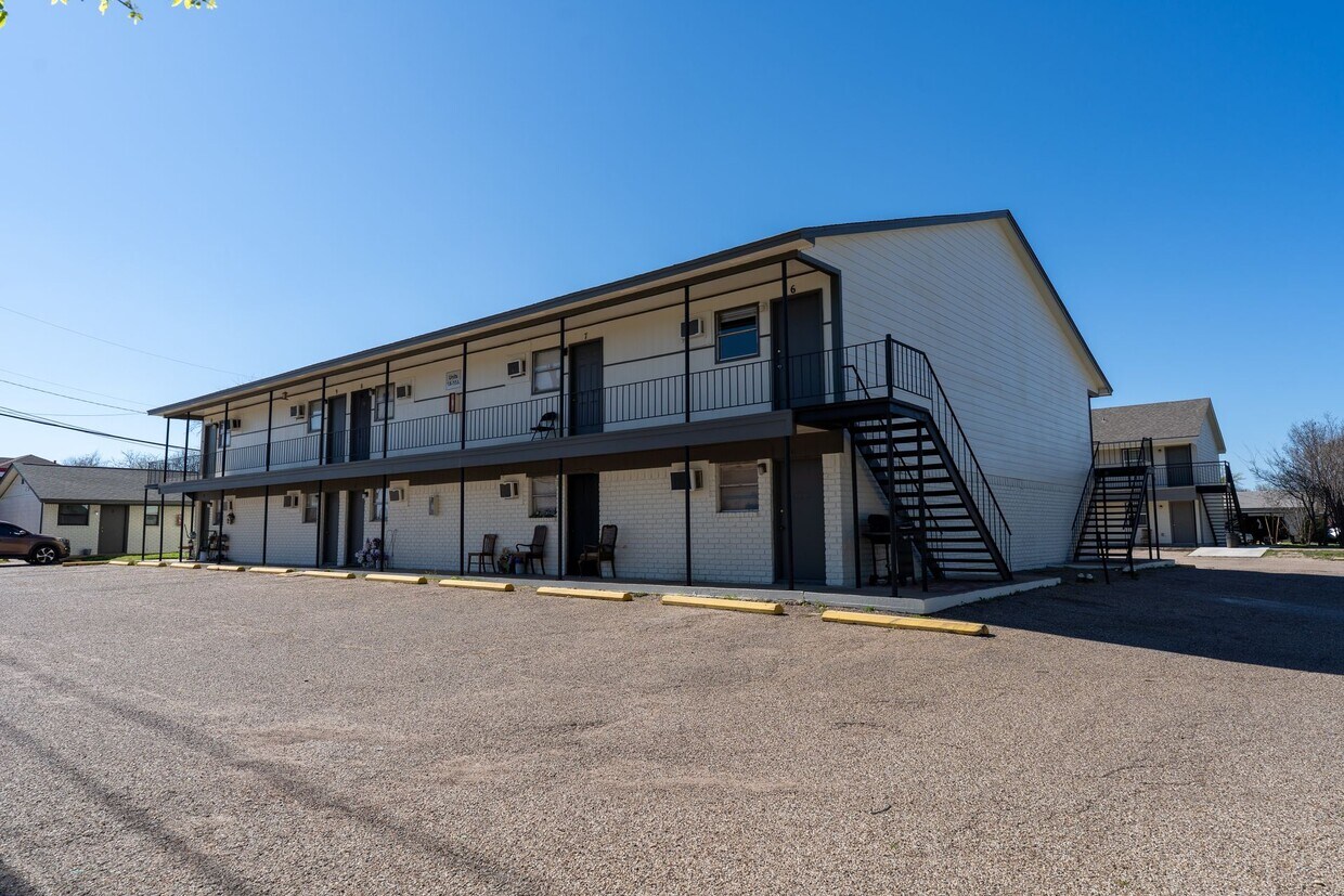 Foto principal - College Park Apartments