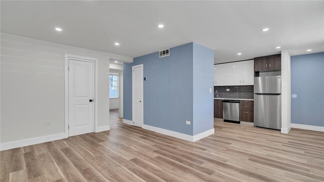 Foto del edificio - 1545 Spruce Terrace