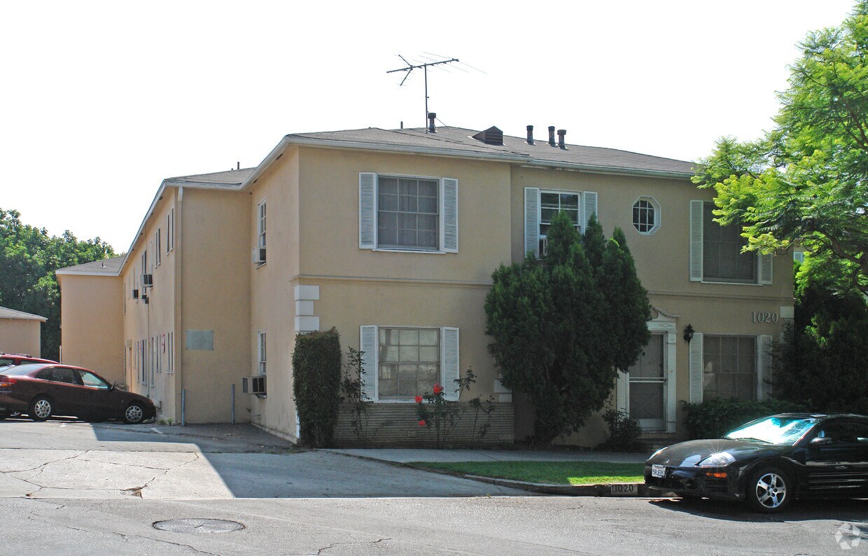 Primary Photo - 1018-1020 N Alfred St