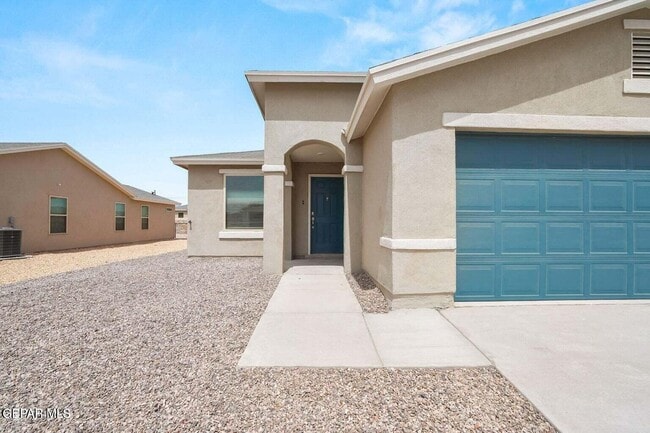 Building Photo - 14581 Firewheel Ave