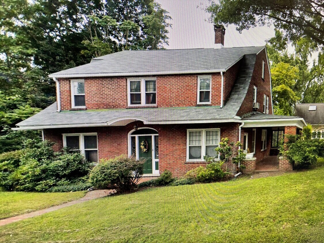 Foto principal - 209 N 5th St