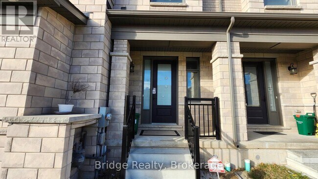 Photo du bâtiment - 884 Sobeski Ave