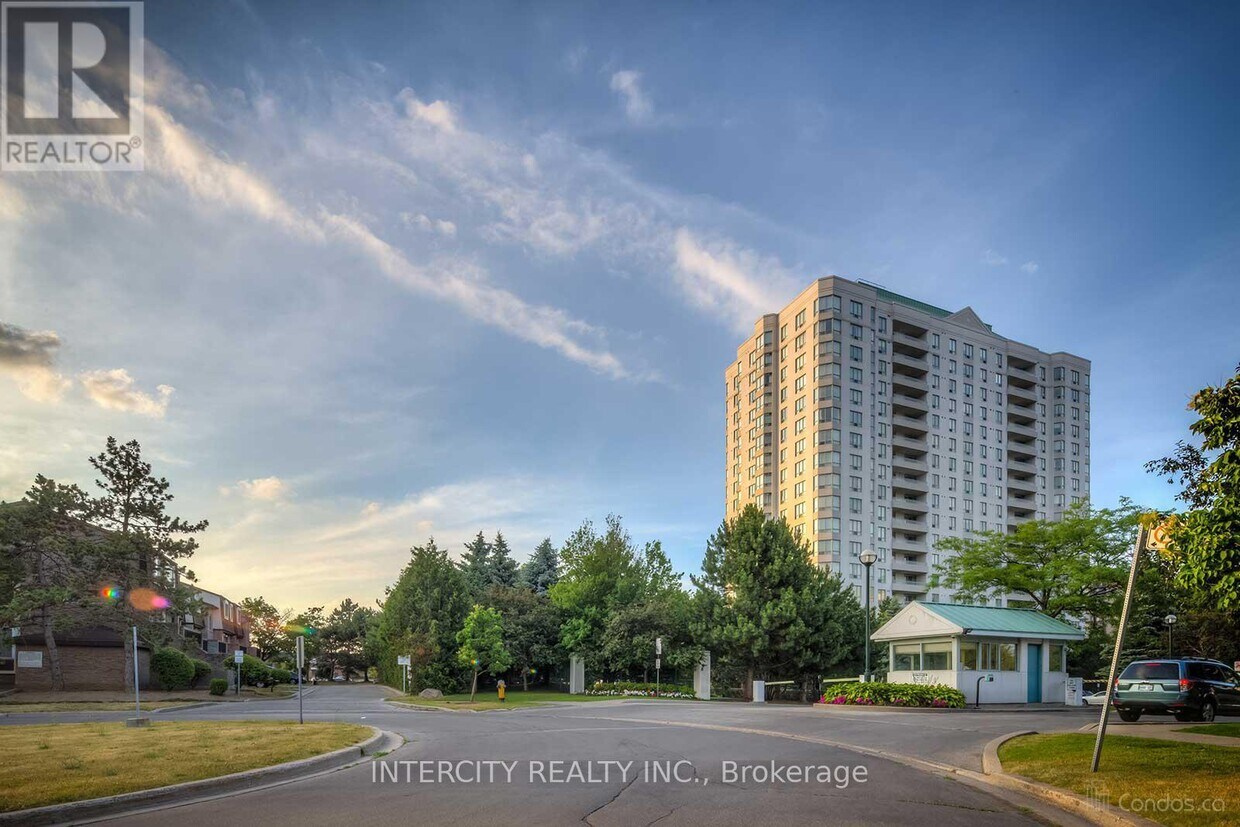 Photo principale - 2628-2628 McCowan Rd