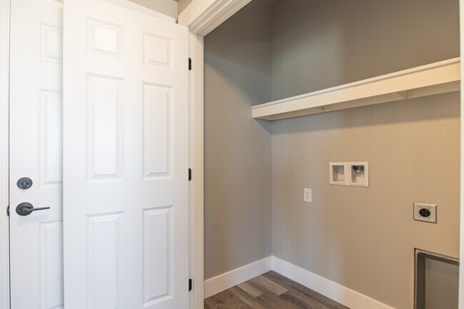 Foto del edificio - 2298 Deerfield Ln