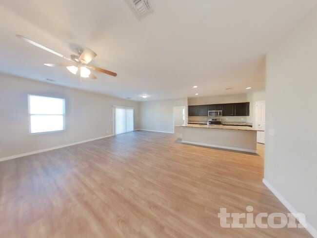 Building Photo - 37308 W Cannataro Ln