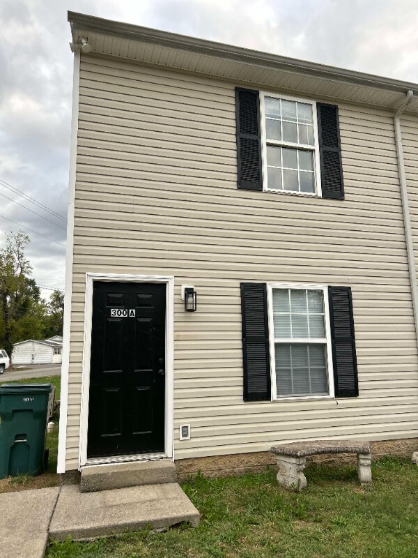 Primary Photo - 300 Hobbs Ave
