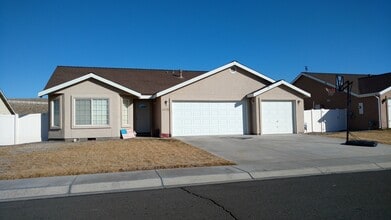 Building Photo - 1375 White Bluffs Cir