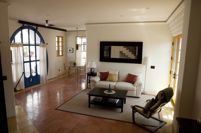 Foto del edificio - 225 E Cota St