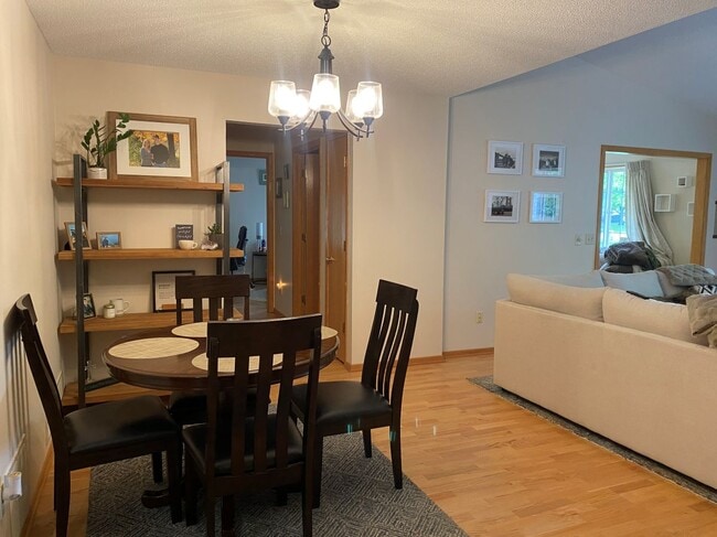 Building Photo - 508 Mission Hills Dr