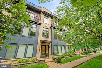 Building Photo - 5307 Merriam St