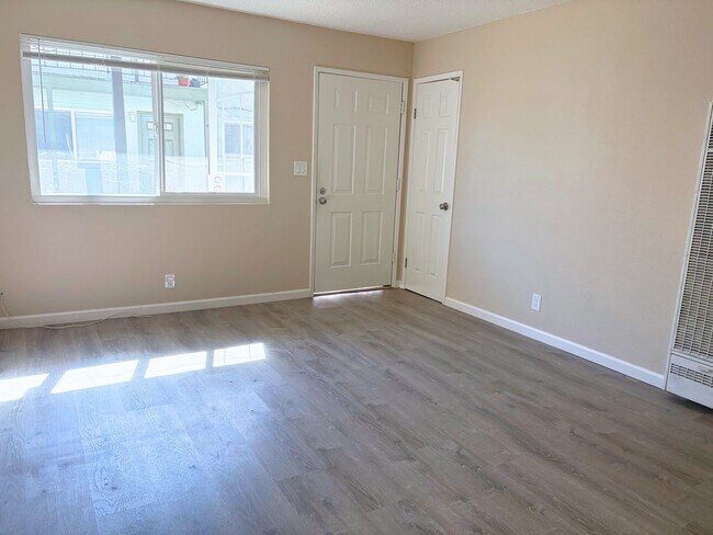 Building Photo - 6123 Montecito Blvd