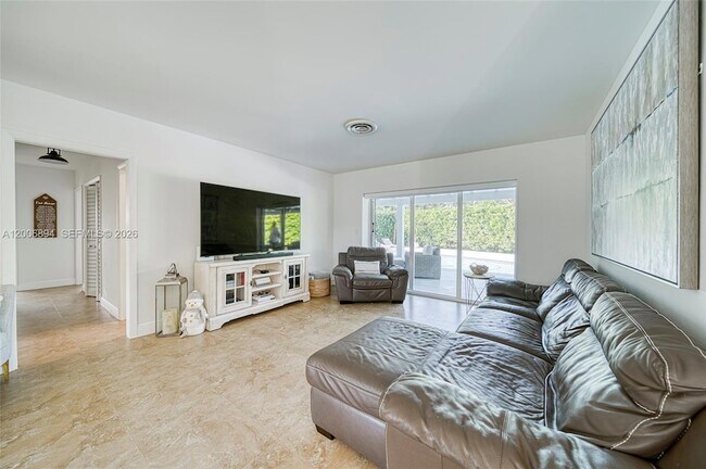 Foto del edificio - 10600 SW 80th Ct