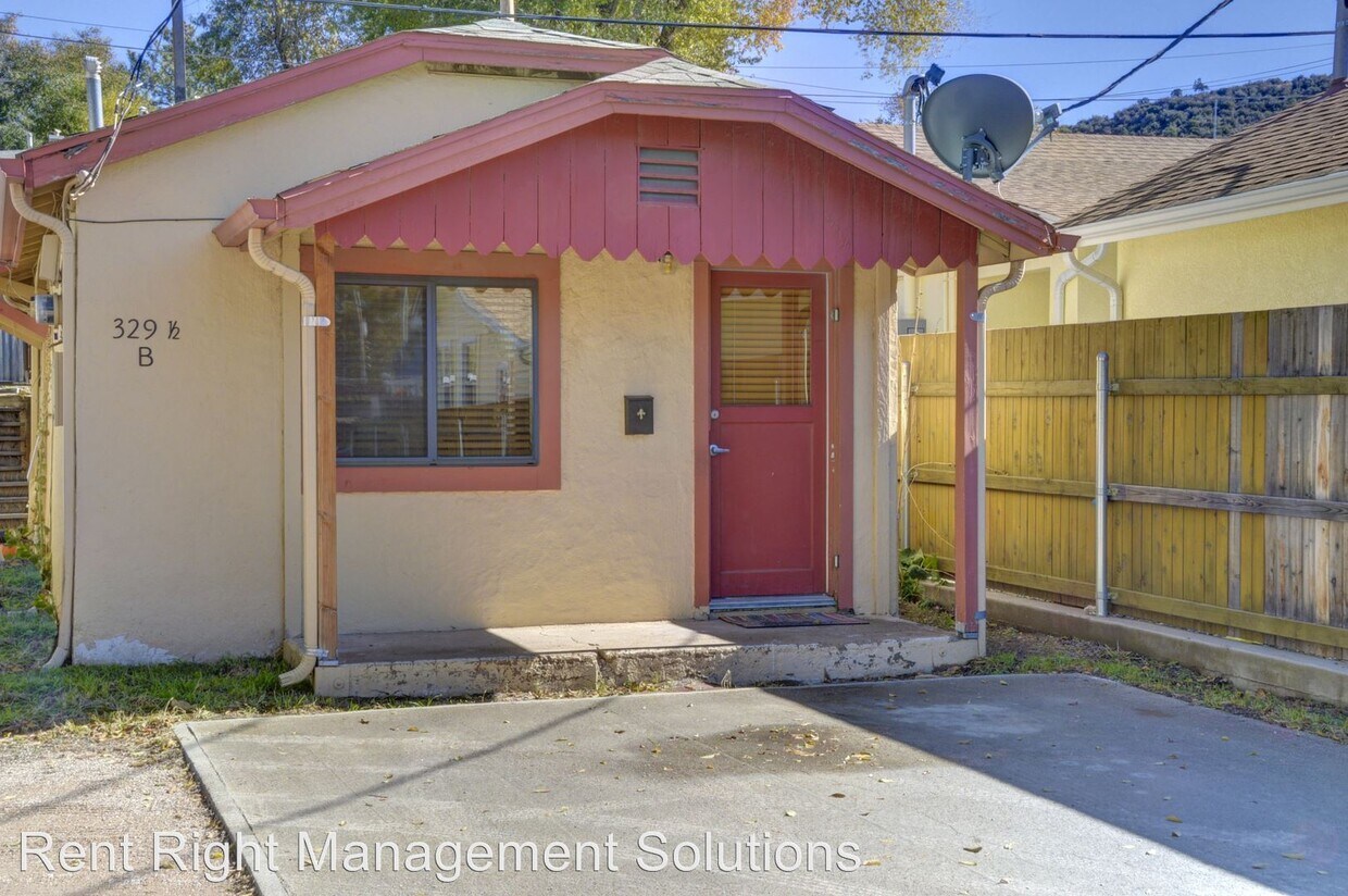 329 S Montezuma St, Prescott, AZ 86303 Room for Rent in Prescott, AZ