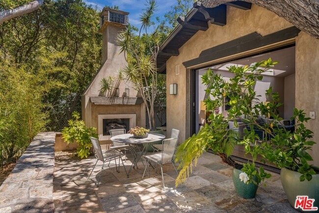 Building Photo - 1424 Oriole Dr