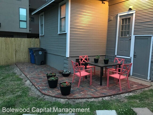 Foto del edificio - 2 br, 1 bath House - 1415 S. Rockford Ave.