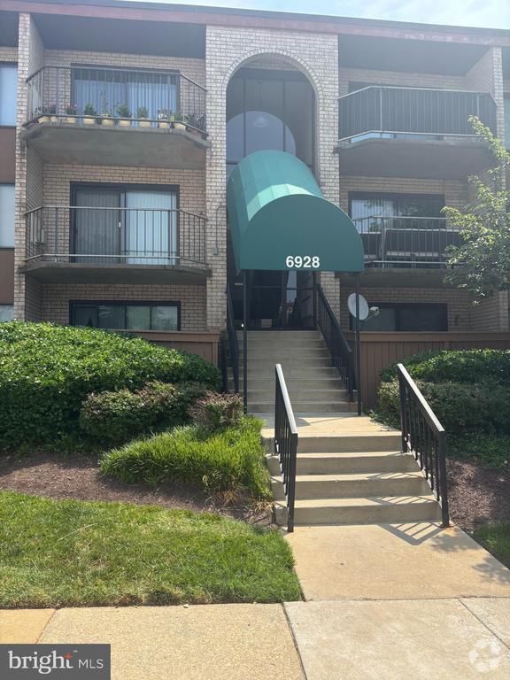 Building Photo - 6928 Hanover Pkwy