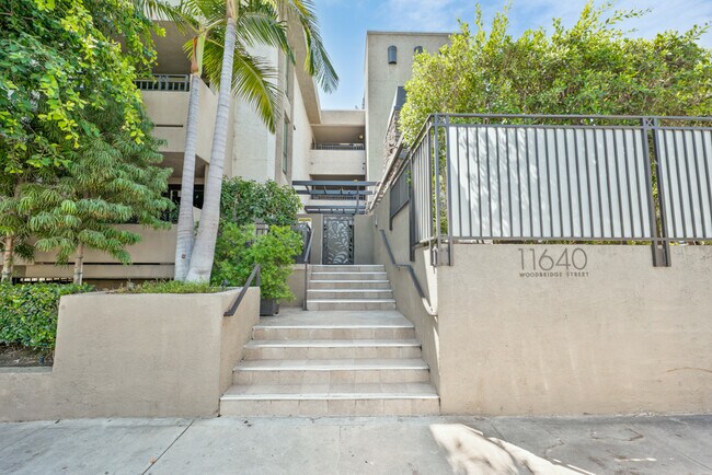 Foto del edificio - 11640 Woodbridge St