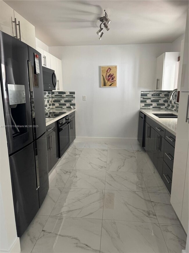 Foto del edificio - 9635 Haitian Dr