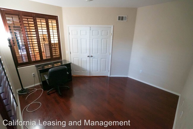 Foto del edificio - 17955 Lost Canyon Rd