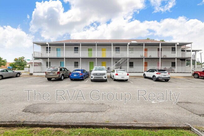 Building Photo - 3807 Woodlawn St
